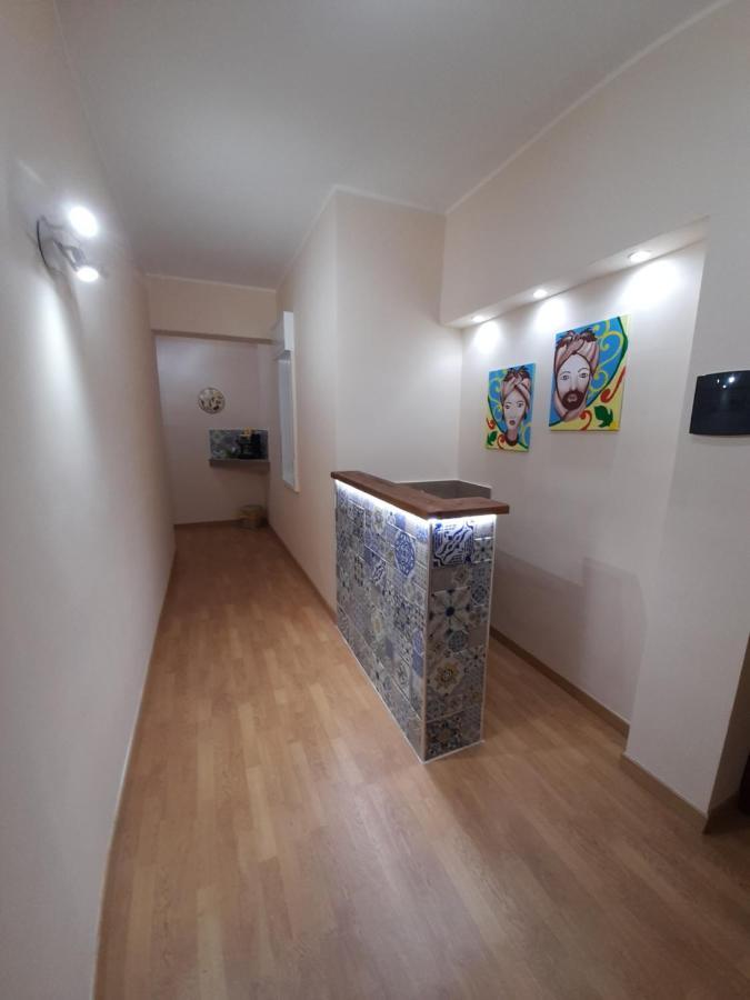 Milazzo: La Porta Delle Eolie Bed & Breakfast Exterior photo