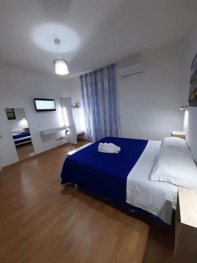 Milazzo: La Porta Delle Eolie Bed & Breakfast Exterior photo