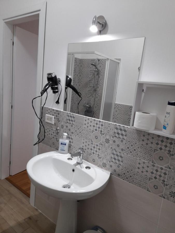 Milazzo: La Porta Delle Eolie Bed & Breakfast Room photo